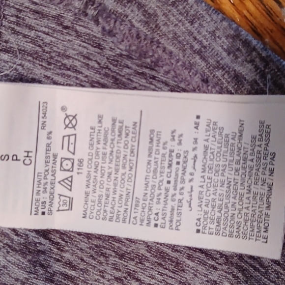 OLD NAVY Athletic Top - Picture 6 of 6